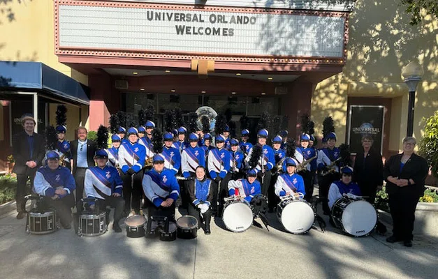 Zanesville-Marching-Band-Universal-Studios-Parade.